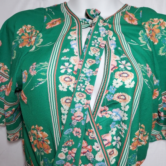 Green Top - Picture 5 of 7